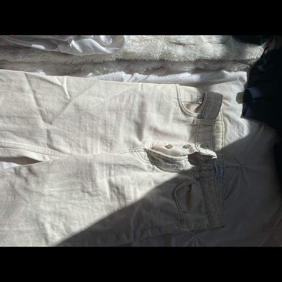 ZARA HIGH RISE STRAIGHT JEANS SIZE 4 CREAM/OFF WHITE - Picture 5 of 5